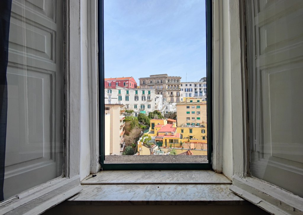 Sale Apartments Napoli - VIA MORELLI (p.zza DEI MARTIRI) - Apartment with 2 rooms and services, high floor Locality 
