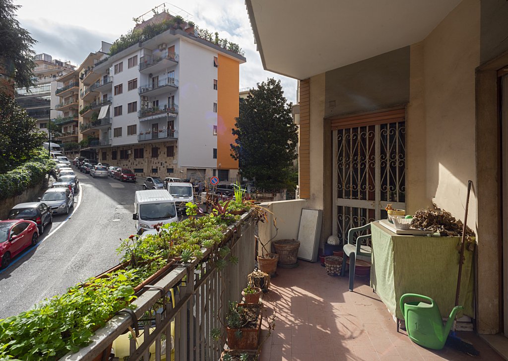 Sale Apartments Napoli - VIA S.DOMENICO - 6-room apartment, kitchen and two bathrooms Locality 
