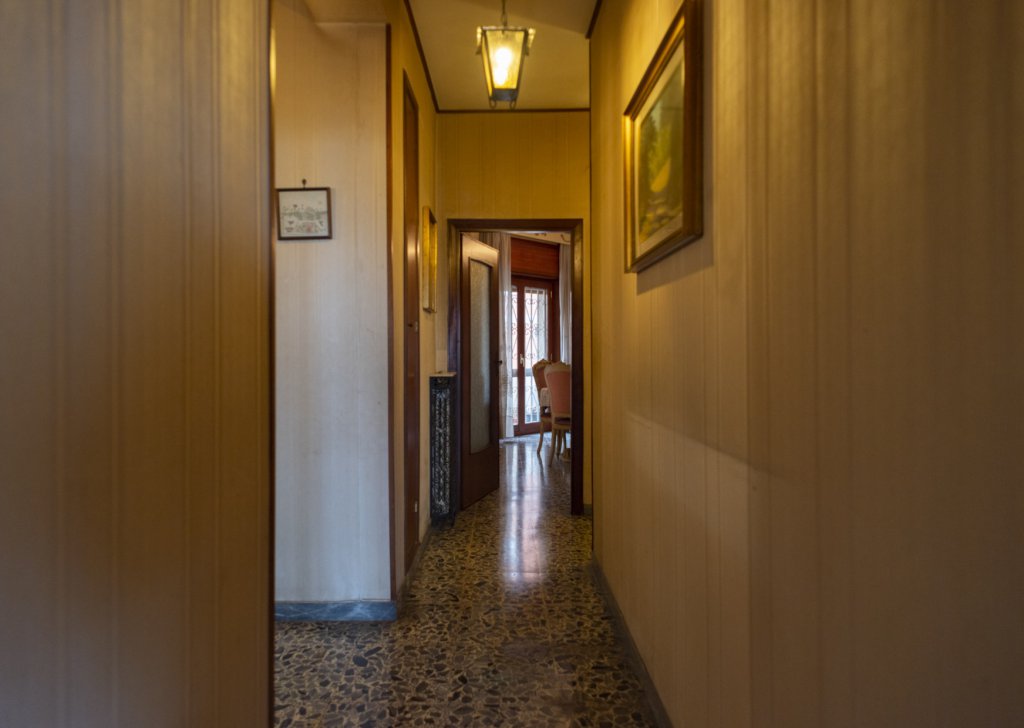 Sale Apartments Napoli - VIA S.DOMENICO - 6-room apartment, kitchen and two bathrooms Locality 