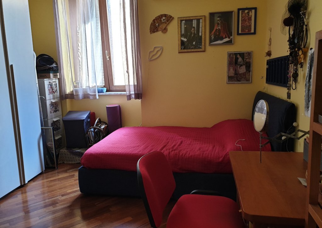 Apartments for sale  vico montesanto 21, Napoli, locality Montesanto
