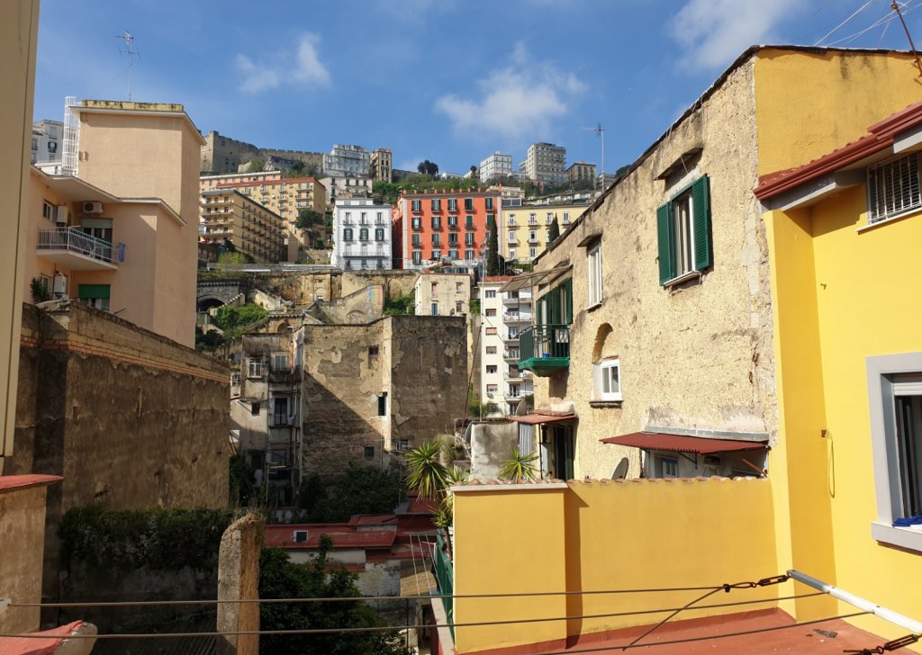 APPARTAMENTO bilocale in vendita  vico montesanto 21, Napoli, località Montesanto
