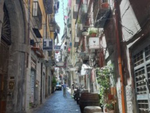 Three-room apartment for sale a stone''''''''s throw from Via Toledo Piazza Plebiscito - 4